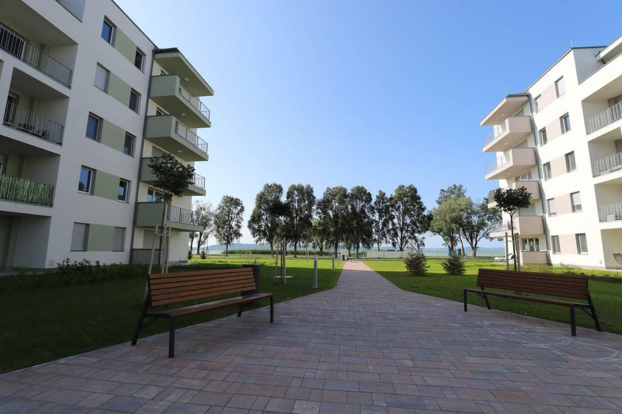 Silver Gray Appartment Balatonlelle Exterior photo